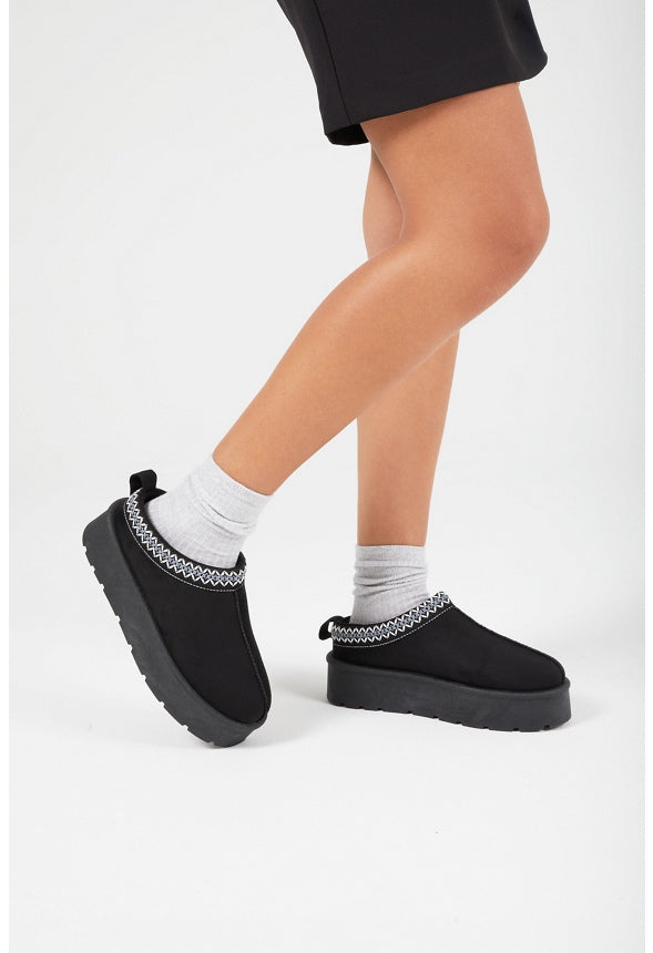 Manu Fuzzie Black