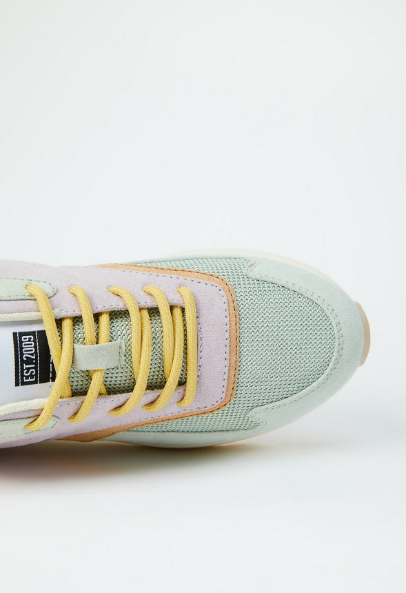 Millie Athletic Trainers Multi